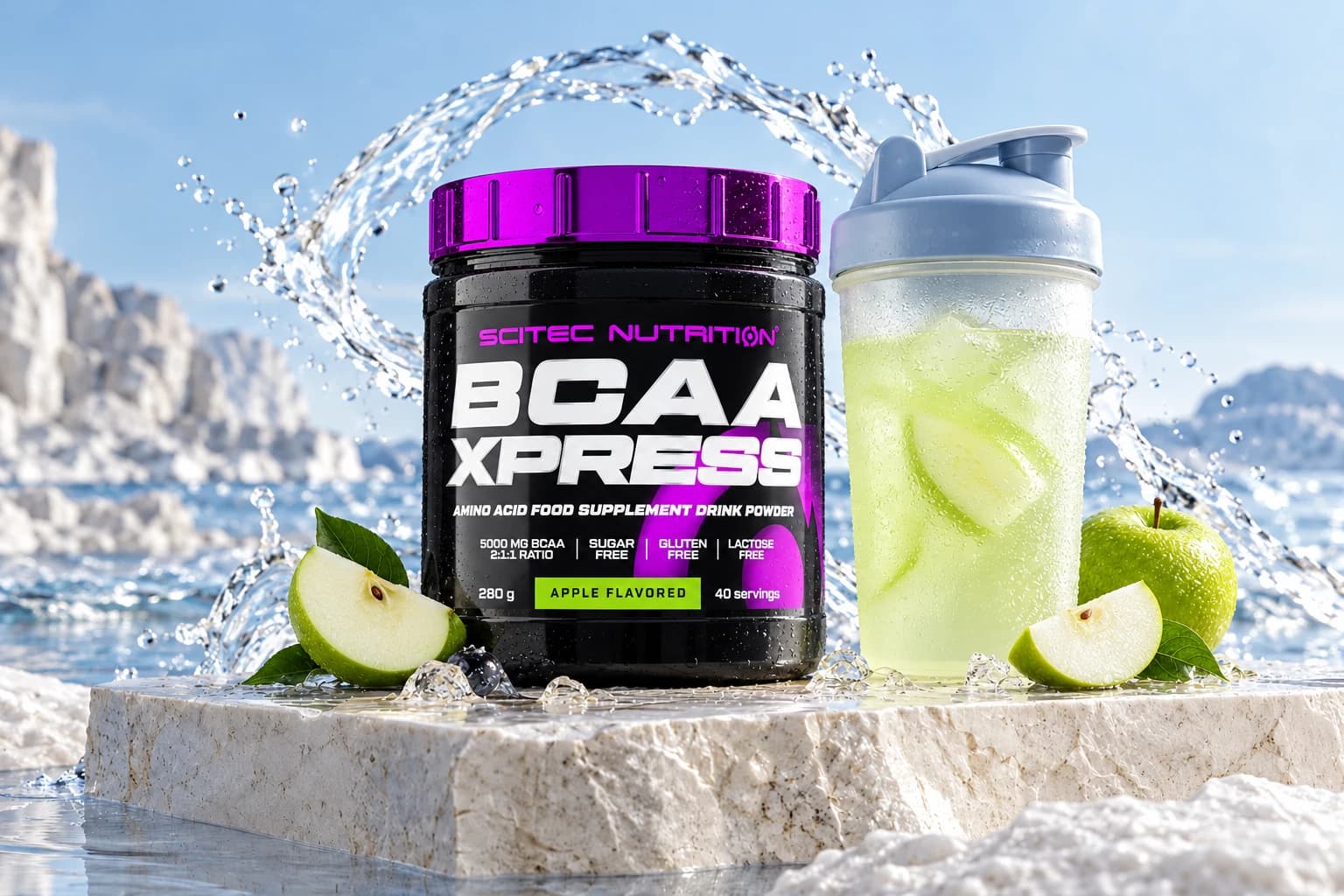 Scitec Nutrition BCAA Xpress зі смаком яблука, шейкер та зелені яблука